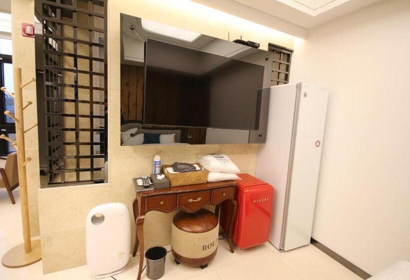 اتاق پرمیوم, Jb Tourist