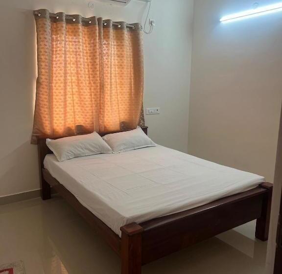 Номер Стандарт, Aishwaryam Service Apartment