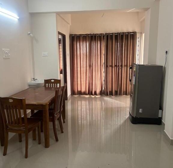 Апартаменты 2 Спальни, Aishwaryam Service Apartment