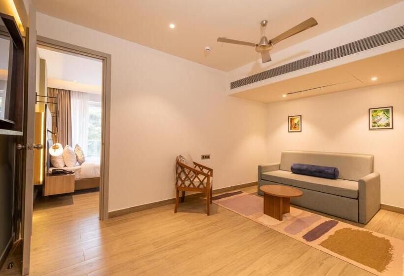 带阳台套房, Regenta Place Vasco Goa