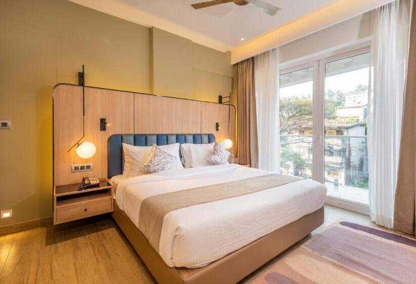 带阳台套房, Regenta Place Vasco Goa
