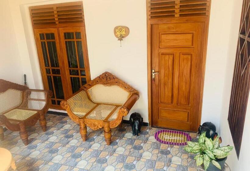 Номер Стандарт, Shehan Villa
