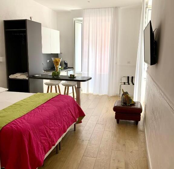 Номер Стандарт с Балконом, Trani Rooms By Le Marinelle Loc Turistica
