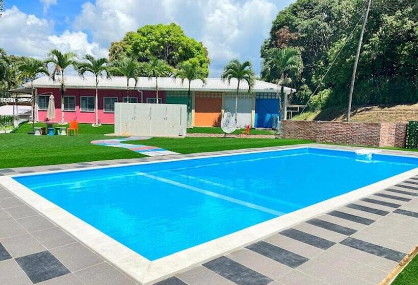 Номер Стандарт, Putra Sentosa Retreat Camp, Sematan