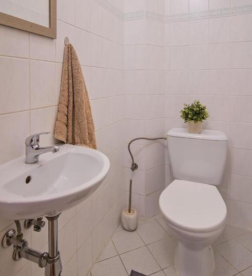 חדר סטנדרטי לארבעה עם חדר אמבטיה משותף, Stodolní Apartment