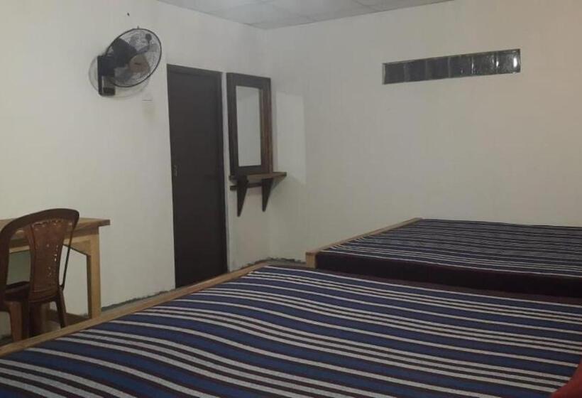 اتاق استاندارد سه نفره, Anuhas Family Resort & Water House