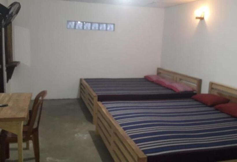 اتاق استاندارد سه نفره, Anuhas Family Resort & Water House