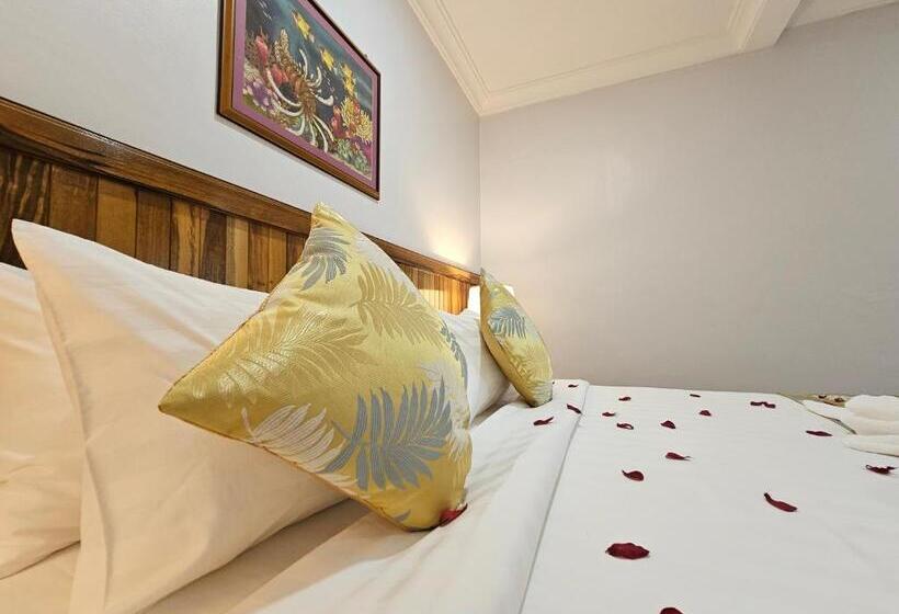 Люкс Кровать Кинг, Cottage Inn Gerik