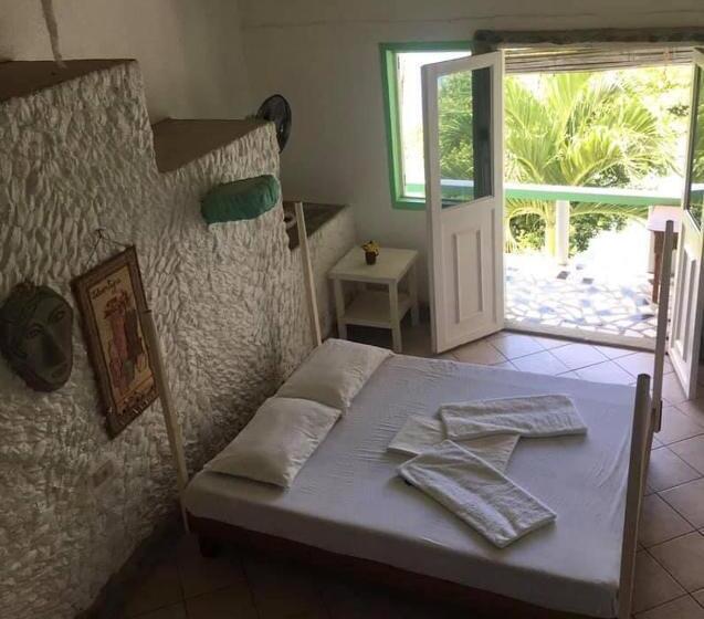 Номер Deluxe Вид на Море, Liberty S Community Lodge And Diving