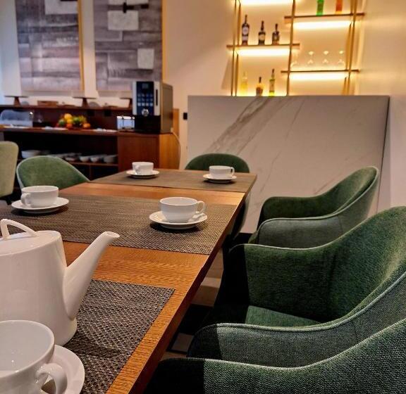 Номер Стандарт Трехместный, 3m Hostel & Suites