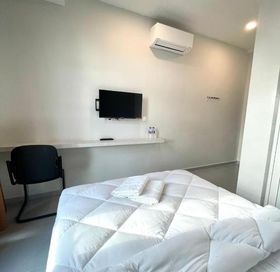 Номер Стандарт Вид на Сад, Garden Inns Motel