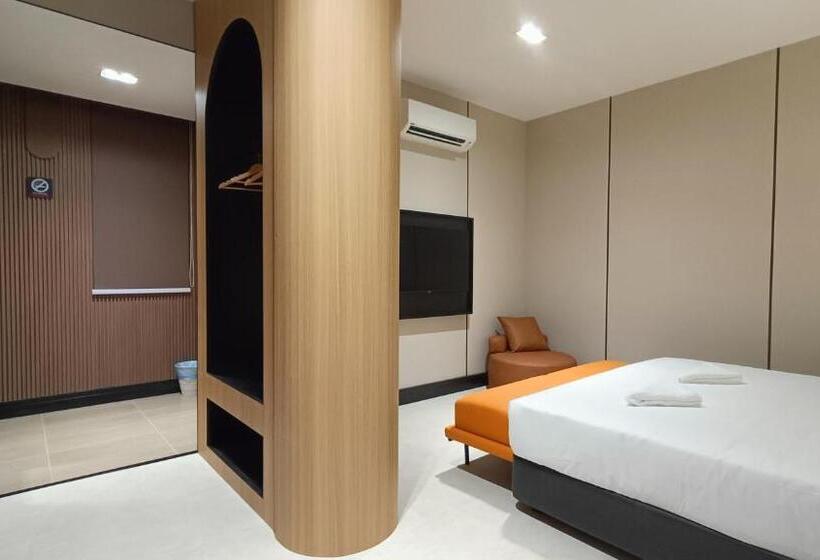 デラックススイート, Urban Inn, Serai Wangi