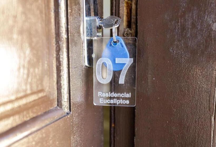 Люкс, Residencial Eucaliptos