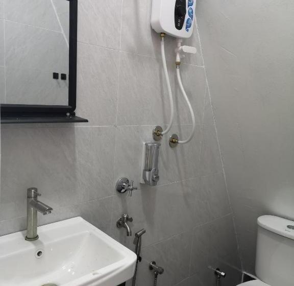 Семейный Номер, Red Triangle Cottage Roomstay