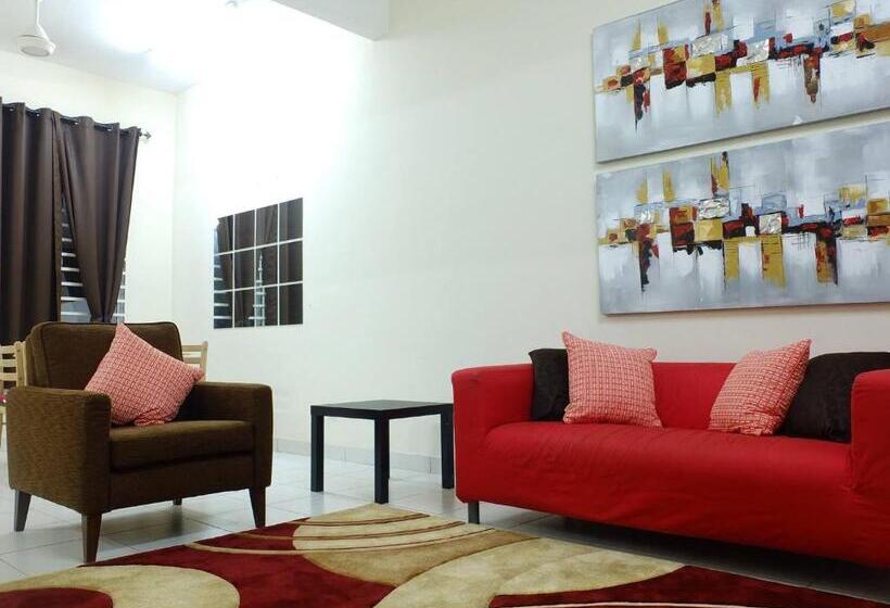Дом 3 Спальни, Dillenia Nilai Homestay