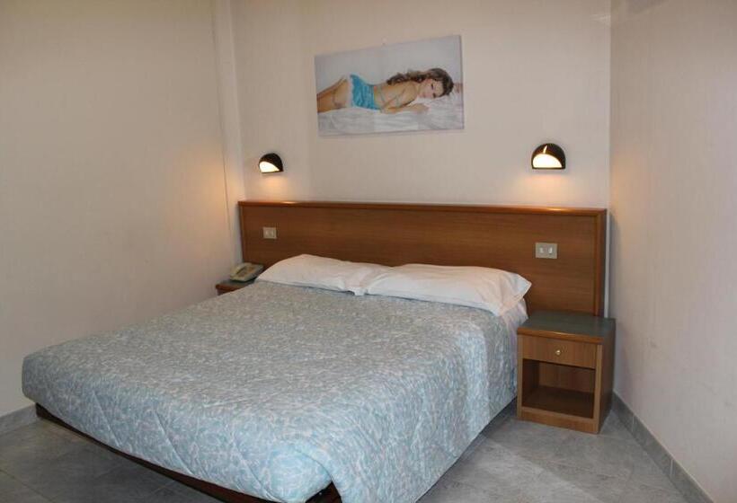 Номер Стандарт, Albergo Napoleone