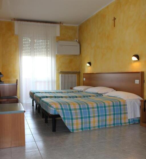 Номер Стандарт Трехместный, Albergo Napoleone