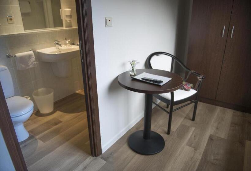 스탠다드 룸 킹사이즈 침대, Hostellerie D Inzepré