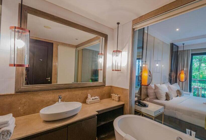 Полулюкс с Балконом, Jambuluwuk Oceano Seminyak