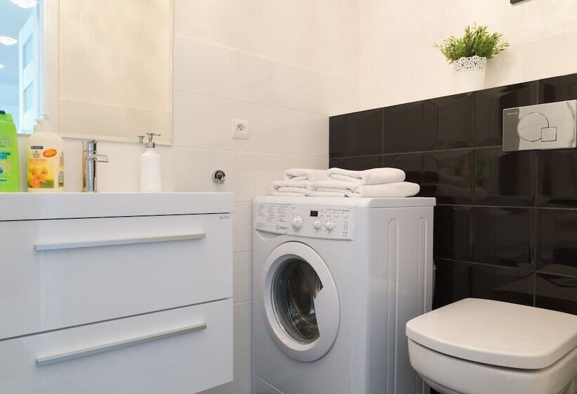 Апартаменты Deluxe 1 Спальня, Smolna Apartments By Your Freedom