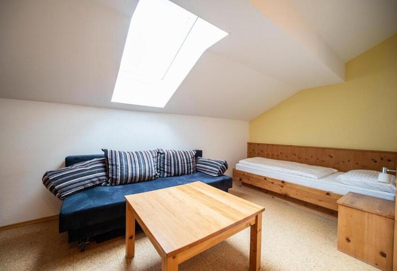 标准单人间, Osternacherhof