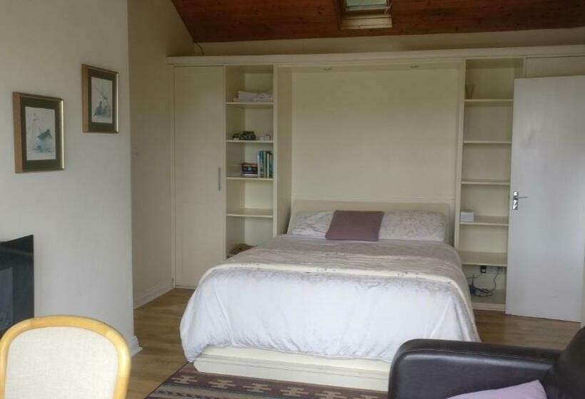Студио Стандарт с Балконом, Rocklands House Bed And Breakfast