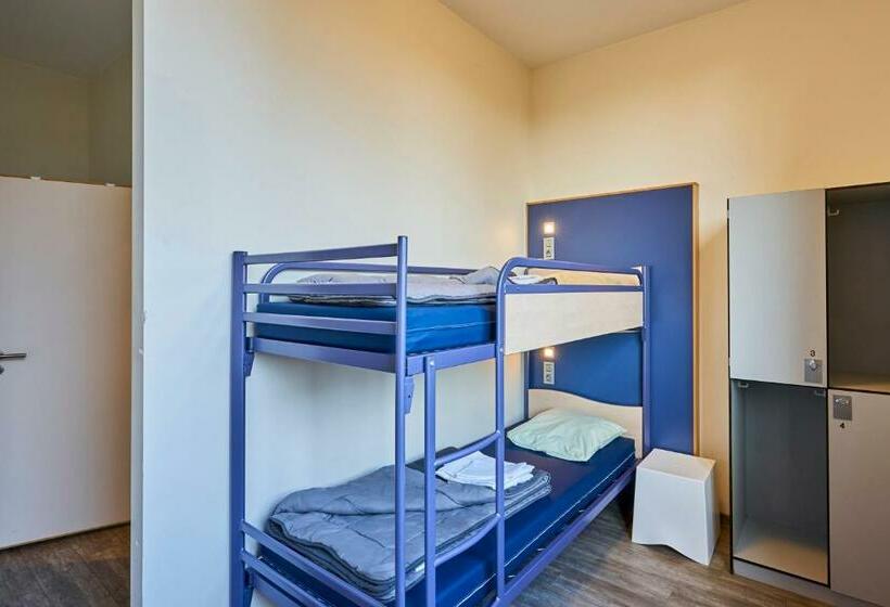 اتاق استاندارد چهار تخته, Generation Europe Youth Hostel