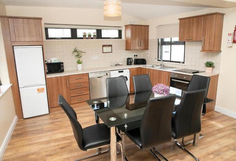３ベッドルームアパートメント, Arch House B&b & Apartments