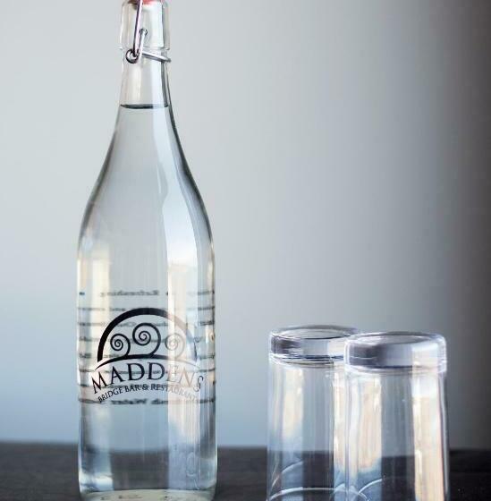 اتاق استاندارد, Maddens Bridge Bar & Guesthouse