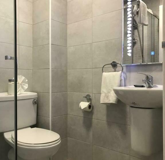 Номер Стандарт, Maddens Bridge Bar & Guesthouse