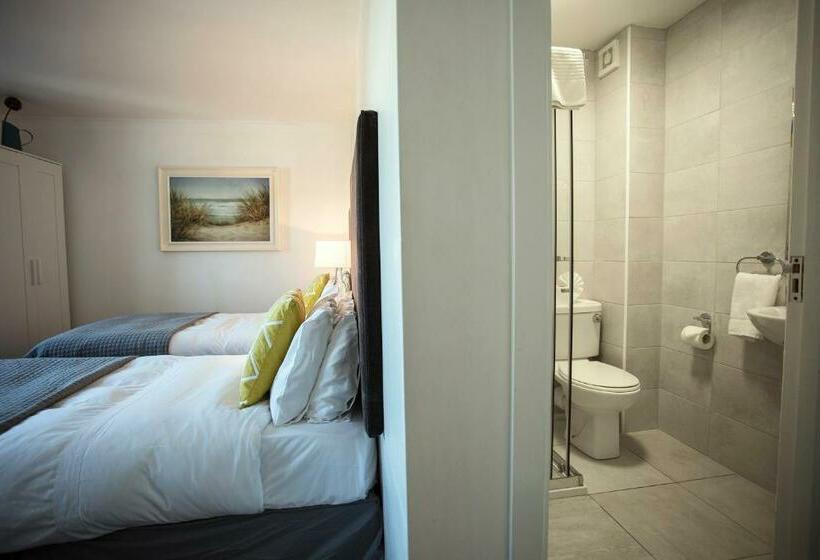 اتاق استاندارد, Maddens Bridge Bar & Guesthouse