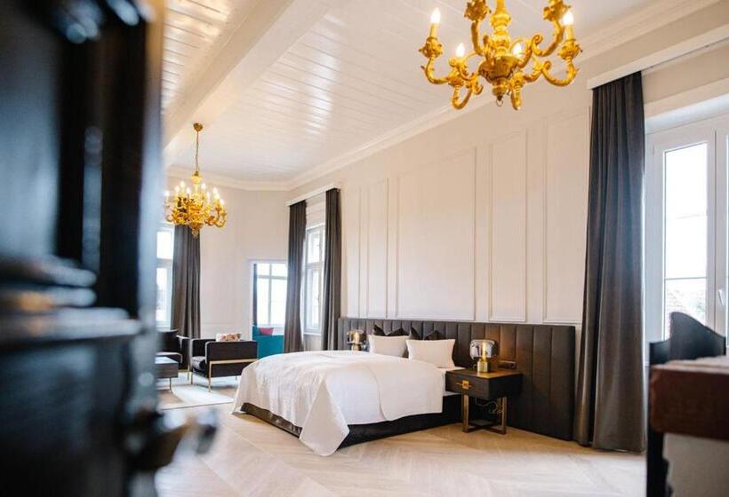 Люкс, Georgi Schloss   Boutique