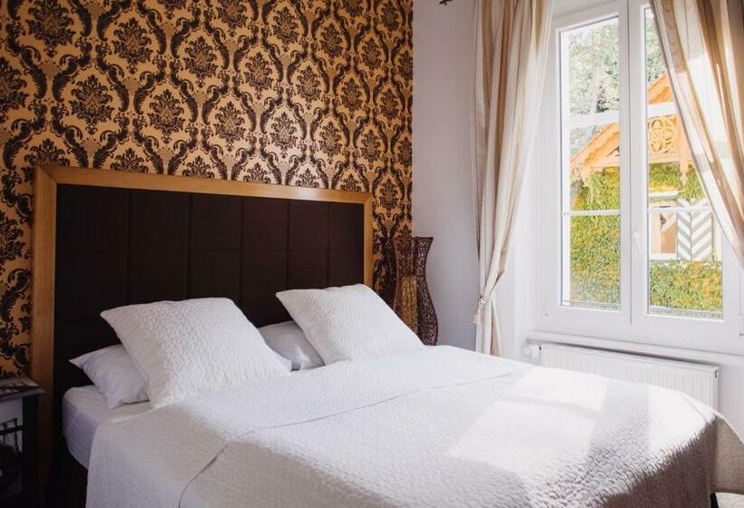 Номер Стандарт, Georgi Schloss   Boutique