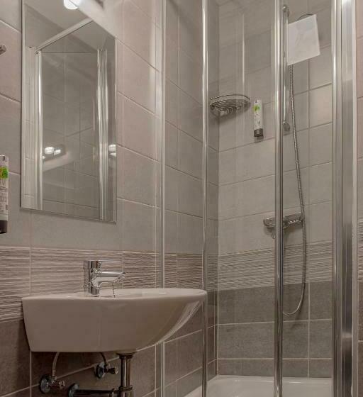 Номер Стандарт, Piano 2   Mont St Guibert   Louvain La Neuve