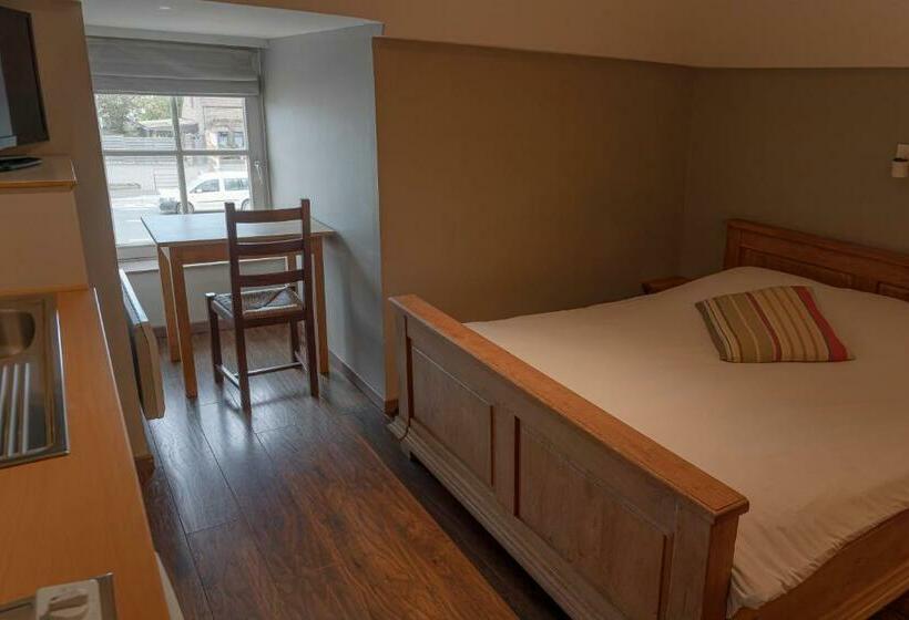 Номер Стандарт, Piano 2   Mont St Guibert   Louvain La Neuve