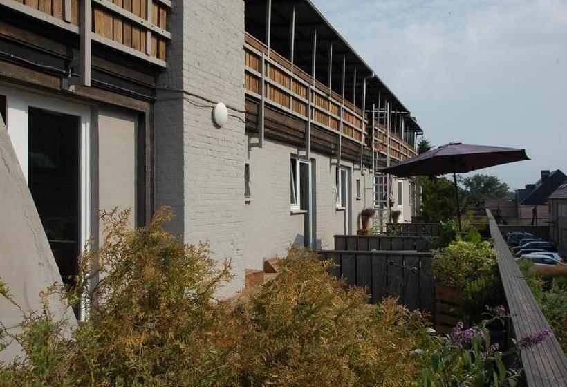 Номер Стандарт с Террасой, Piano 2   Mont St Guibert   Louvain La Neuve