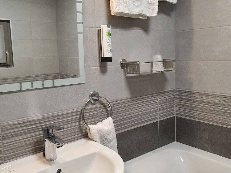 Одноместный Номер Стандарт Двуспальная Кровать, Piano 2   Mont St Guibert   Louvain La Neuve
