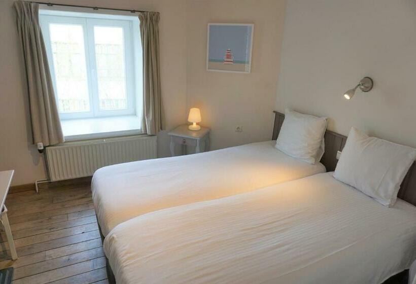 סוויטת ג'וניור, Bon Accueil