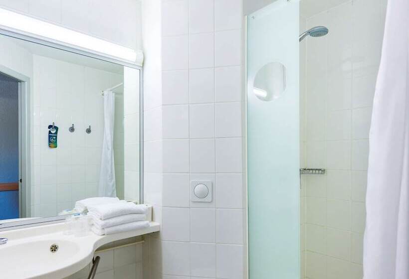 غرفة قياسية ثلاثية, Ibis Budget Avignon Nord