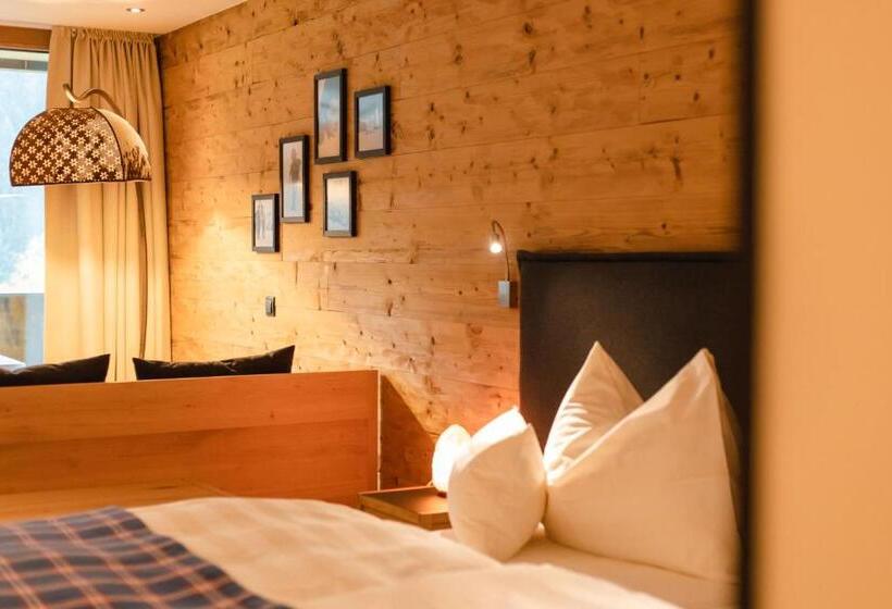 バルコニー付きスタンダードルーム, Boutiquethotel Grandau