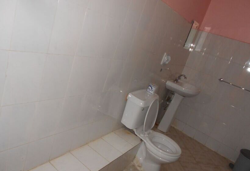 اتاق استاندارد سه نفره, Riversand Hotel With Lake Views,accra Street,kisumu,kenya