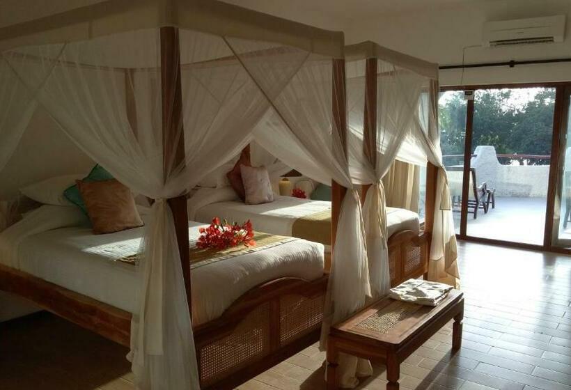 اتاق لوکس با چشم‌انداز دریا, Ocean Village Club