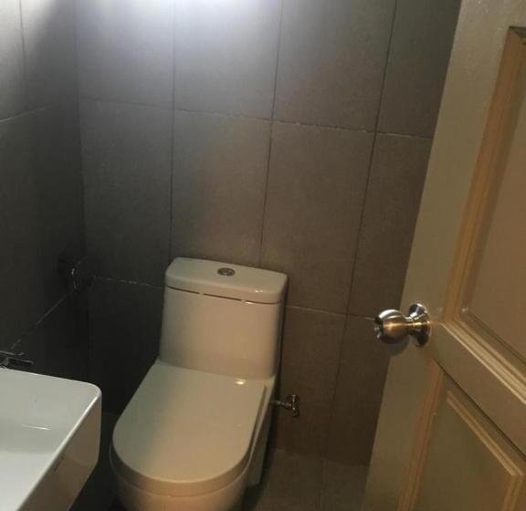 اتاق استاندارد با سرویس بهداشتی مشترک, Bricks Cameron Hostel