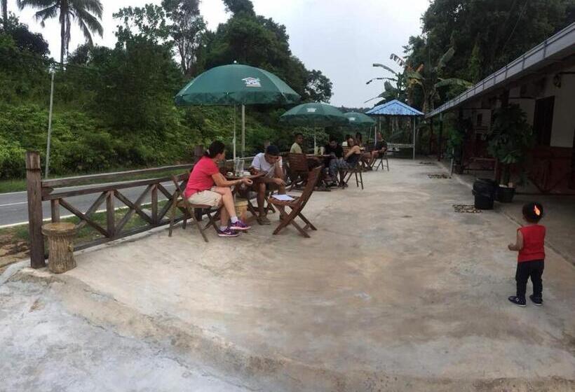 Номер Стандарт Трехместный, Dtahan Motel Taman Negara