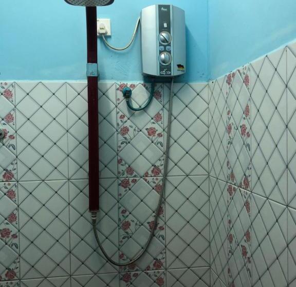 Семейный Номер, Dtahan Motel Taman Negara