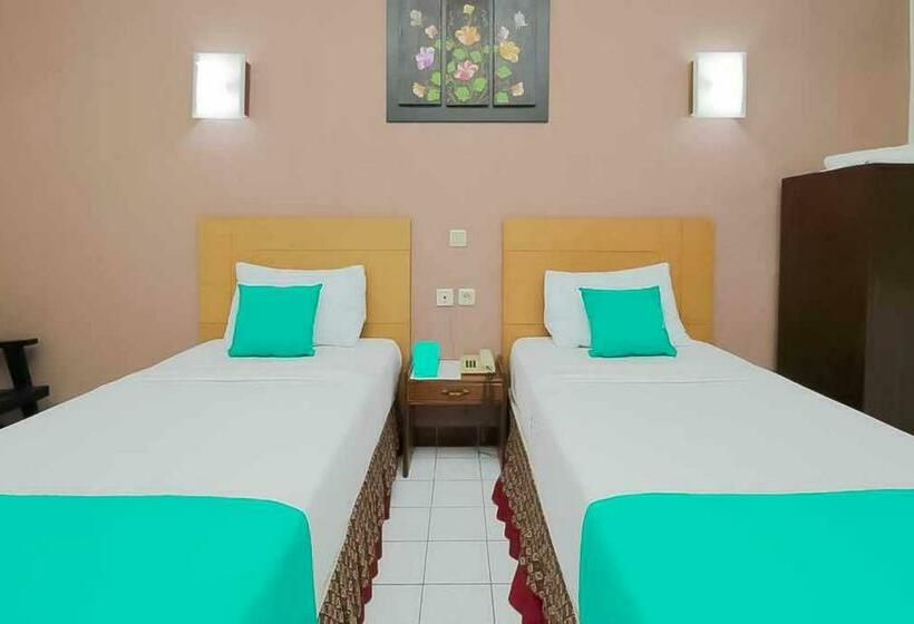 Номер Superior, Lestari Near Lippo Plaza Mall Jember Mitra Reddoorz