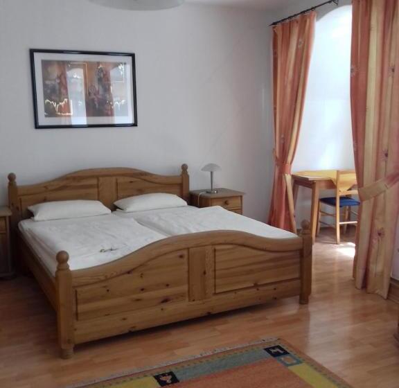 Номер Стандарт, Altstadtpension