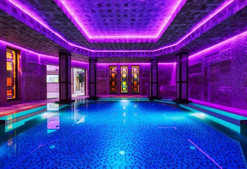 バルコニー付きスタンダードトリプルルーム, National Palace Wine & Spa