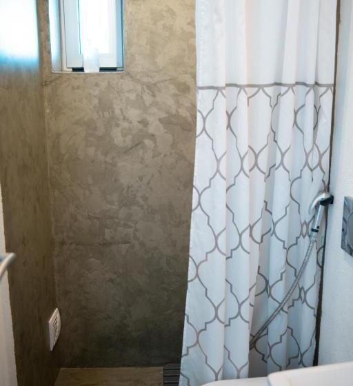 اتاق استاندارد چهار تخته, Wax Hostel