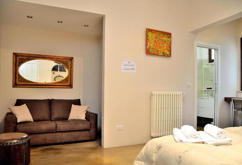 سوییت, Azzurretta Guest House